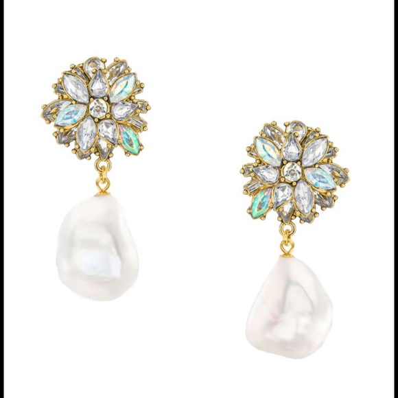 Eye Candy CATALINA GOLDTONE & SHELL PEARL DROP EARRINGS - Picture 1 of 2